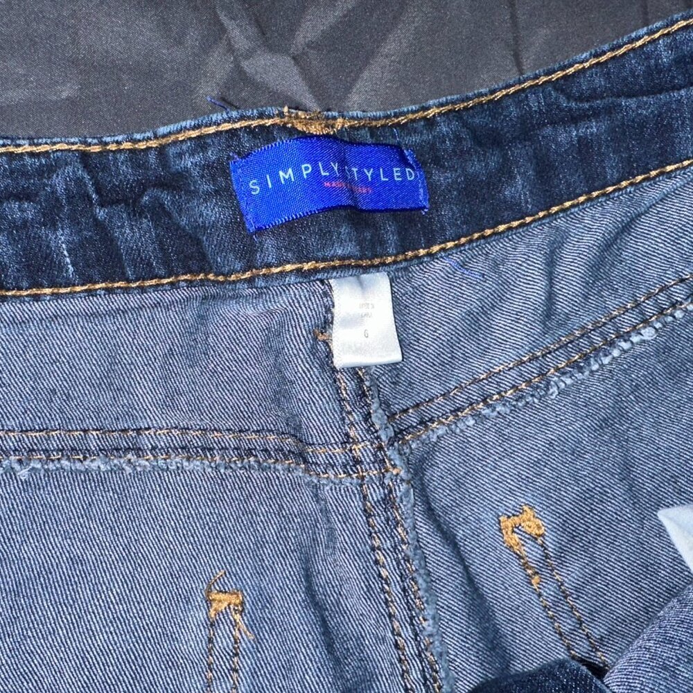 Simply Styled Women's Cuffed Dark Blue Jean Shorts Size 6 Mid Rise Stretch - Picture 10 of 13